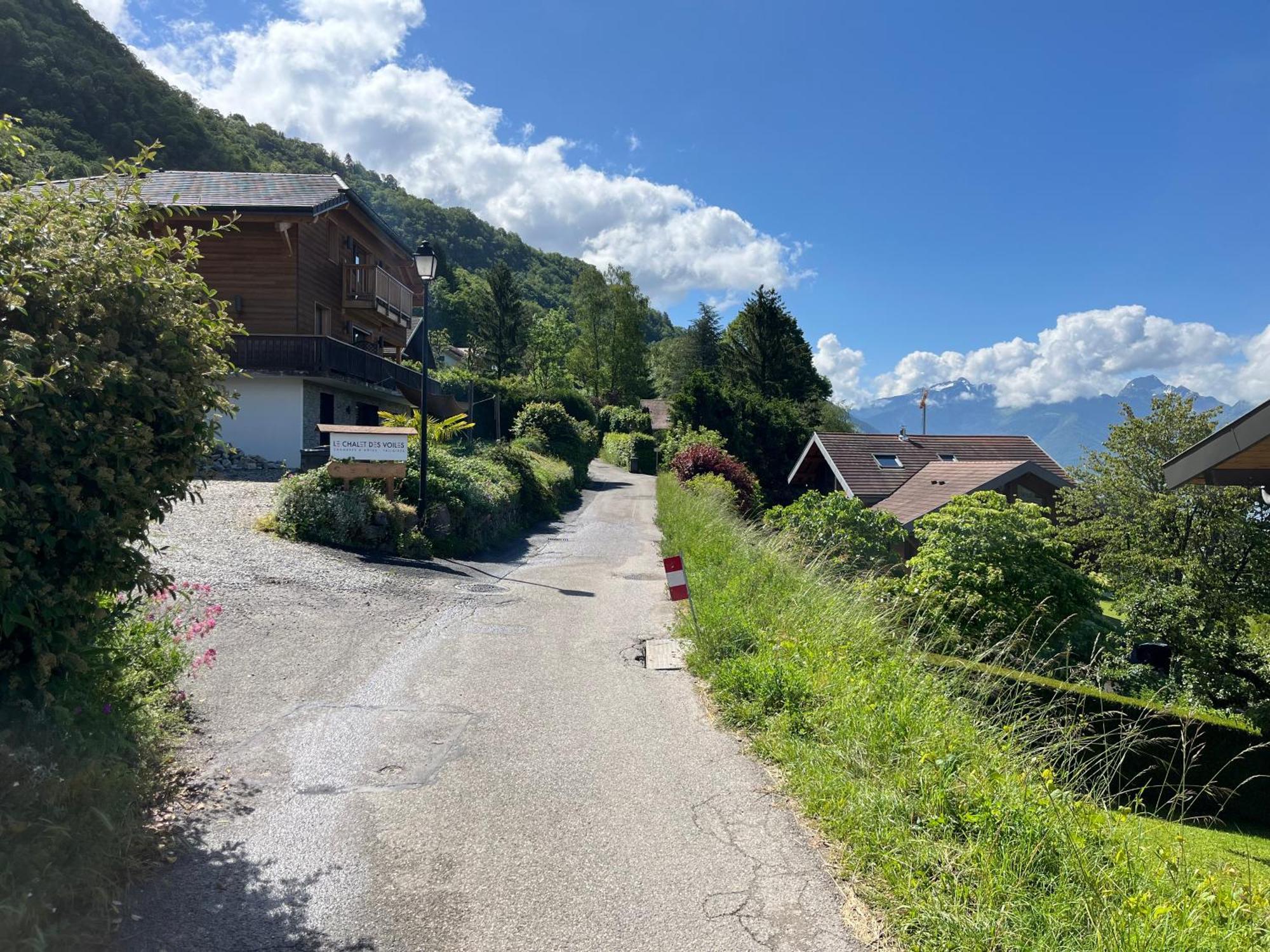 Le Chalet Des Voiles Panzió Talloires Kültér fotó