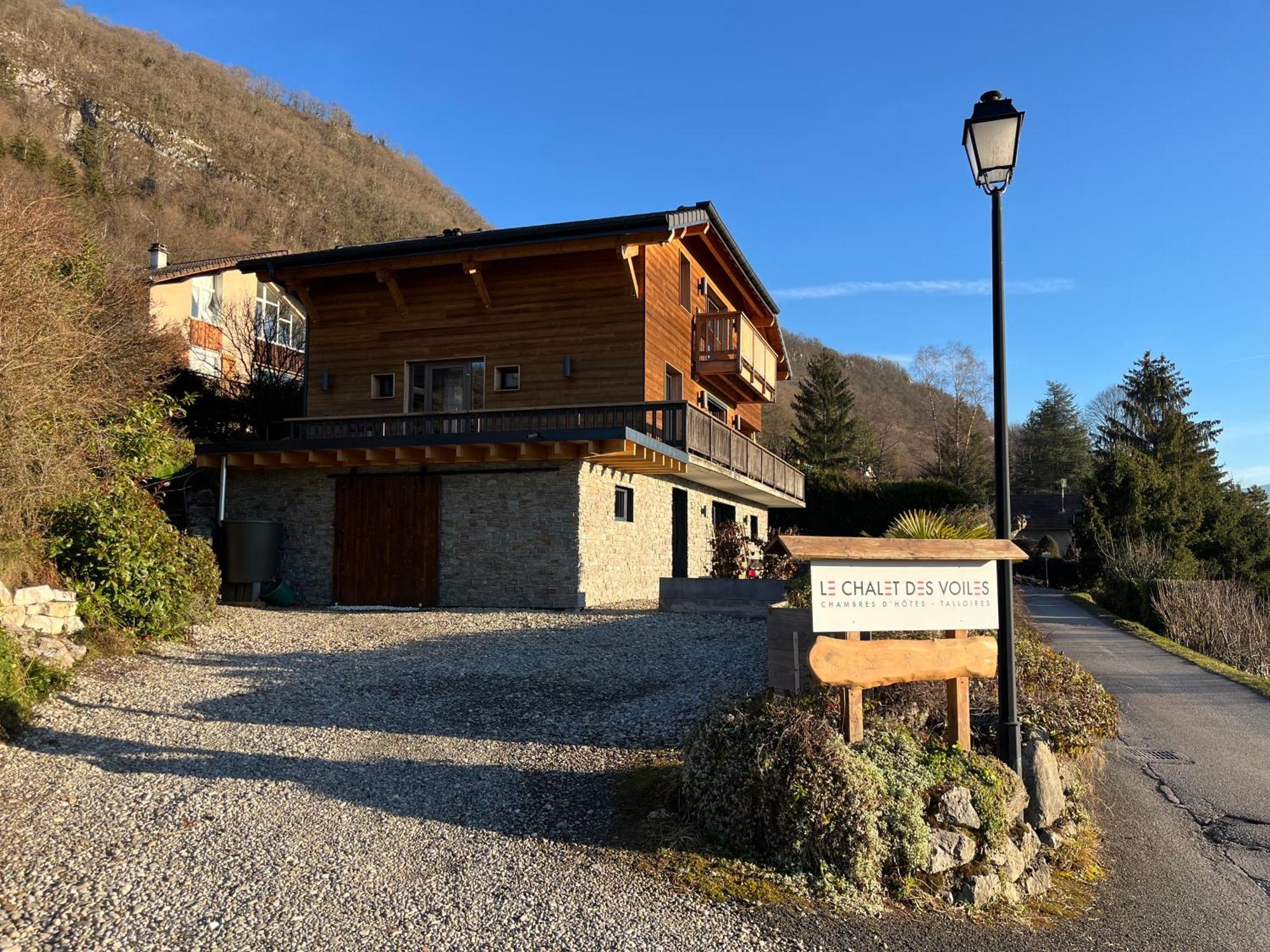 Le Chalet Des Voiles Panzió Talloires Kültér fotó